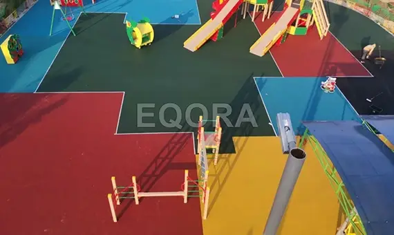 Фото3 бесшовное покрытие детской площадки